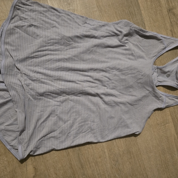 Lululemon - Picture 2 of 8